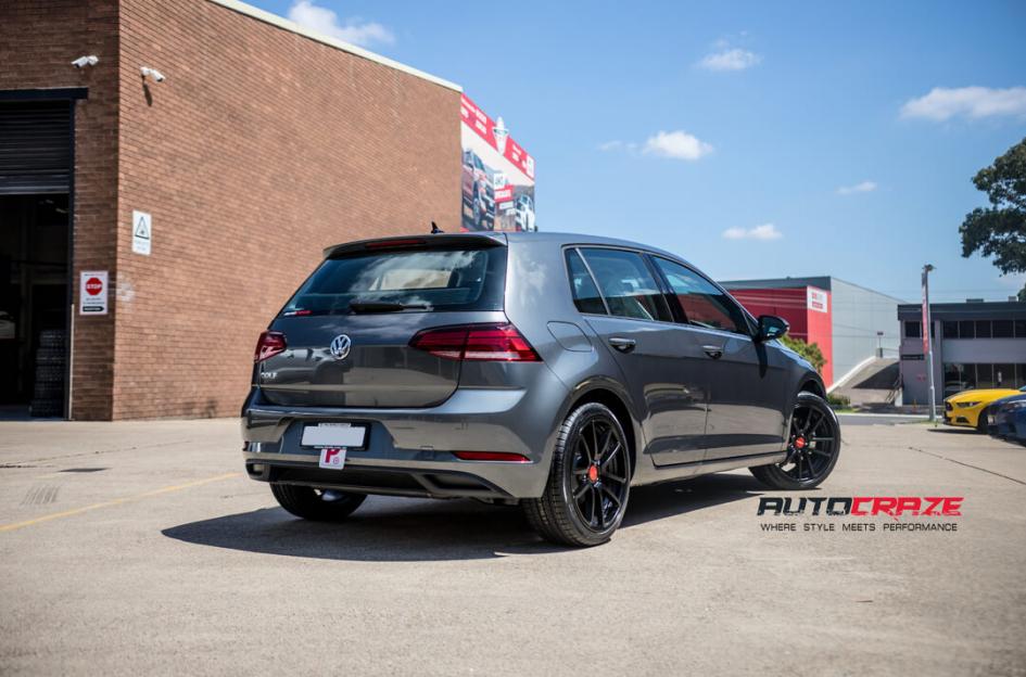 VOLKSWAGEN-GOLF-SPF-MATTE-BLACK